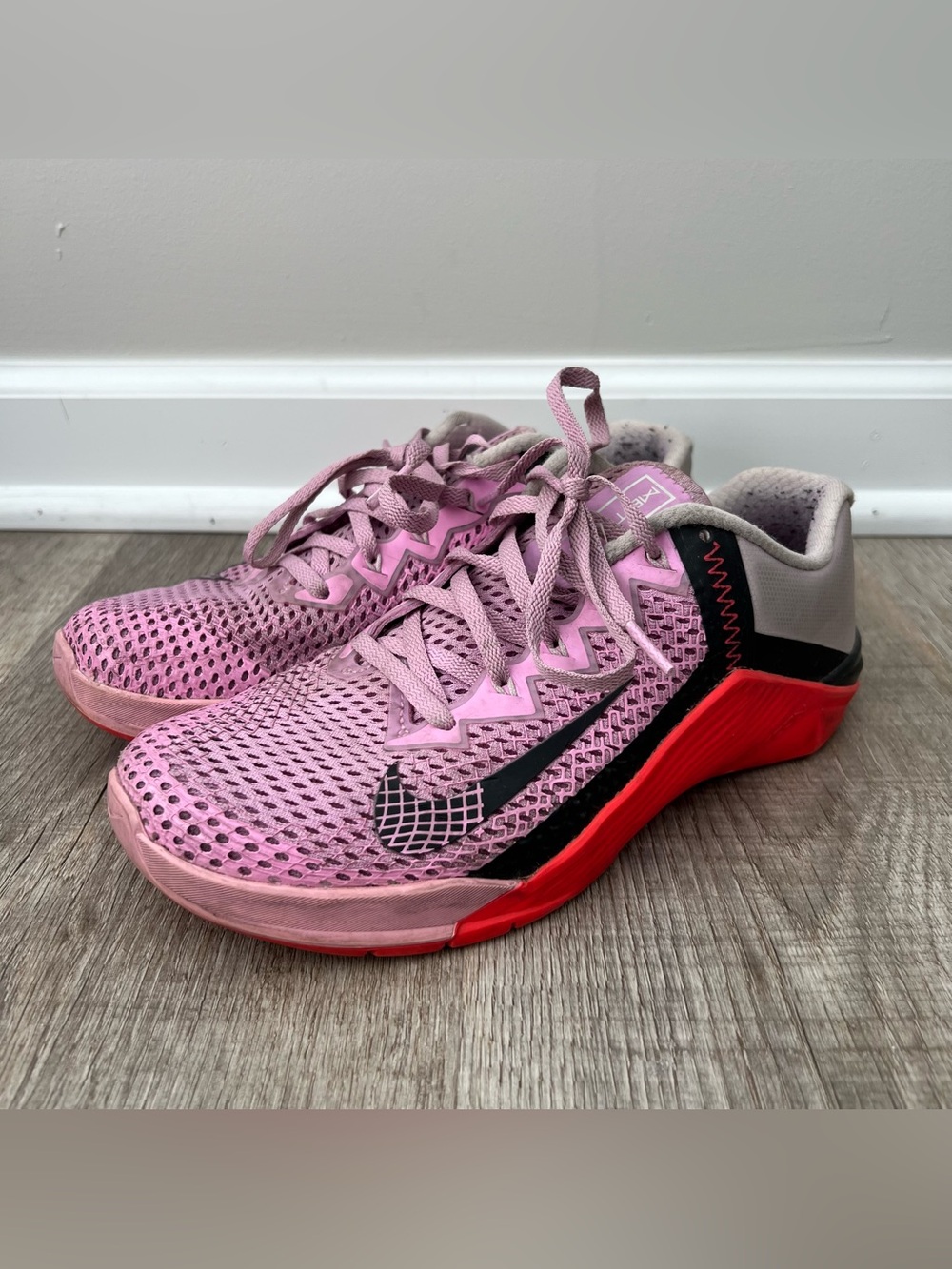 Nike Women’s Metcon 6 Pink Training CrossFit Sneakers